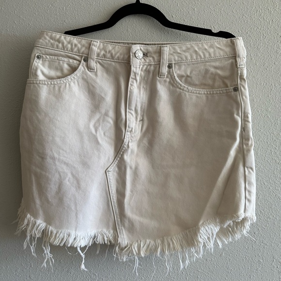 A1-#12 Free People High Waisted Coconut Denim Skirt Asym. Raw Hem Off White - Picture 12 of 15